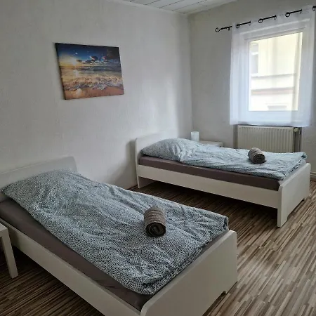 Ferienwohnung/monteurunterkunft Leopolshall * 施塔斯富尔特